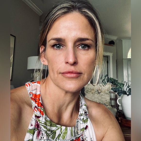 Meet your Posher, Jen - Picture 1 of 1